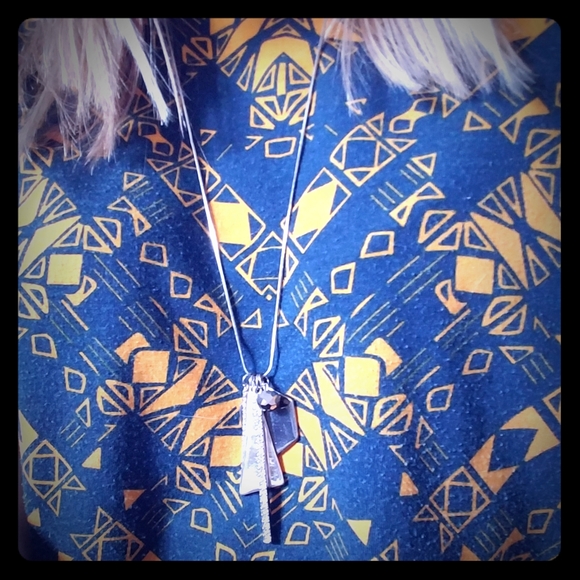 Loft Dangle Silver tone Necklace - Picture 2 of 7